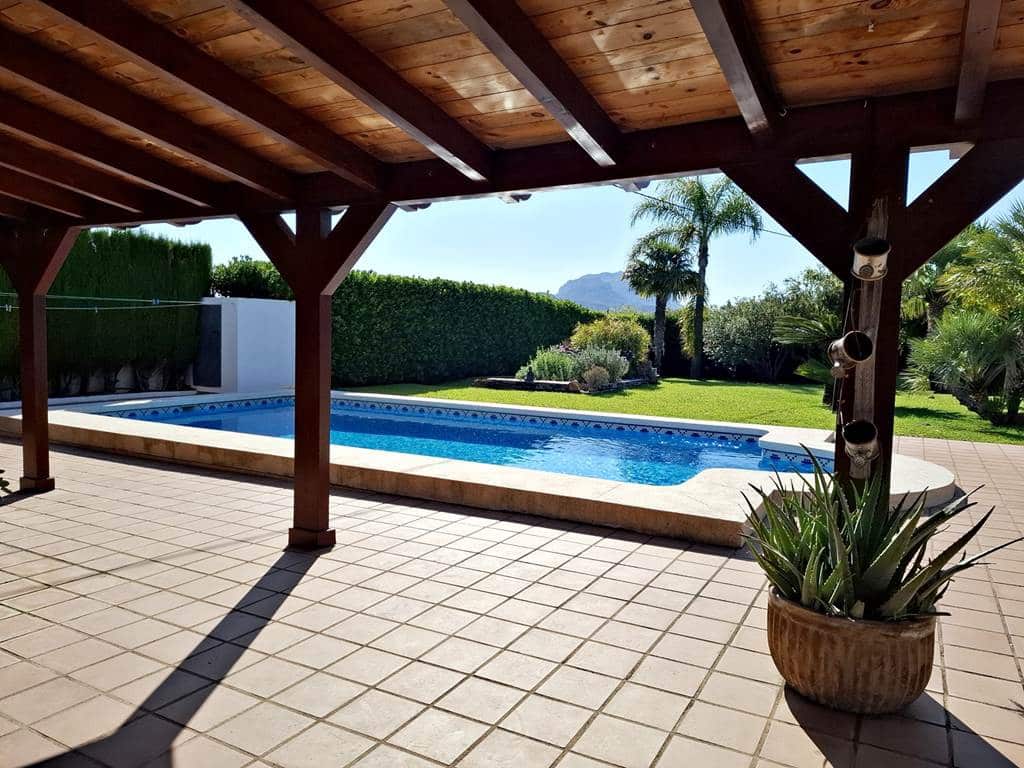 5 Zimmer Villa zu verkaufen in Pedreguer mit Pool Garage - 985.000 € (Ref: 9100245)