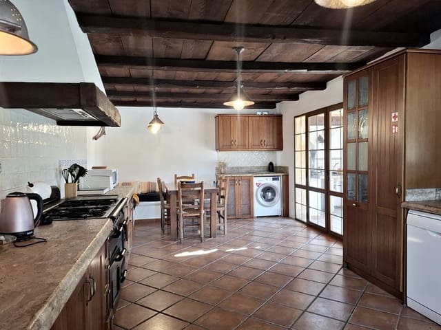 5 Zimmer Villa zu verkaufen in Pedreguer mit Pool Garage - 985.000 € (Ref: 9100245)