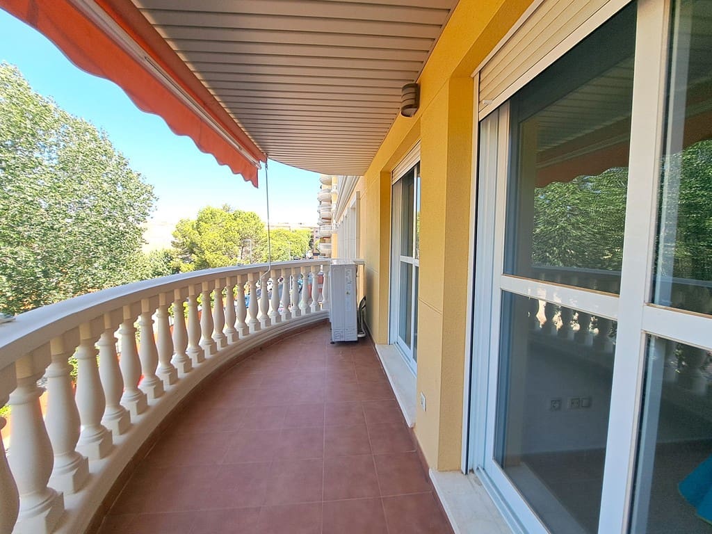 Apartamento de 2 habitaciones en Dénia en venta con piscina garaje - 270.000 € (Ref: 9101741)