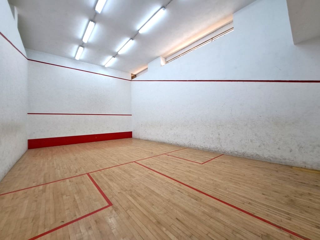 Apartamento de 2 habitaciones en Dénia en venta con piscina garaje - 270.000 € (Ref: 9101741)