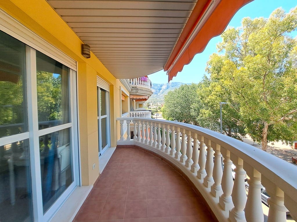 Apartamento de 2 habitaciones en Dénia en venta con piscina garaje - 270.000 € (Ref: 9101741)