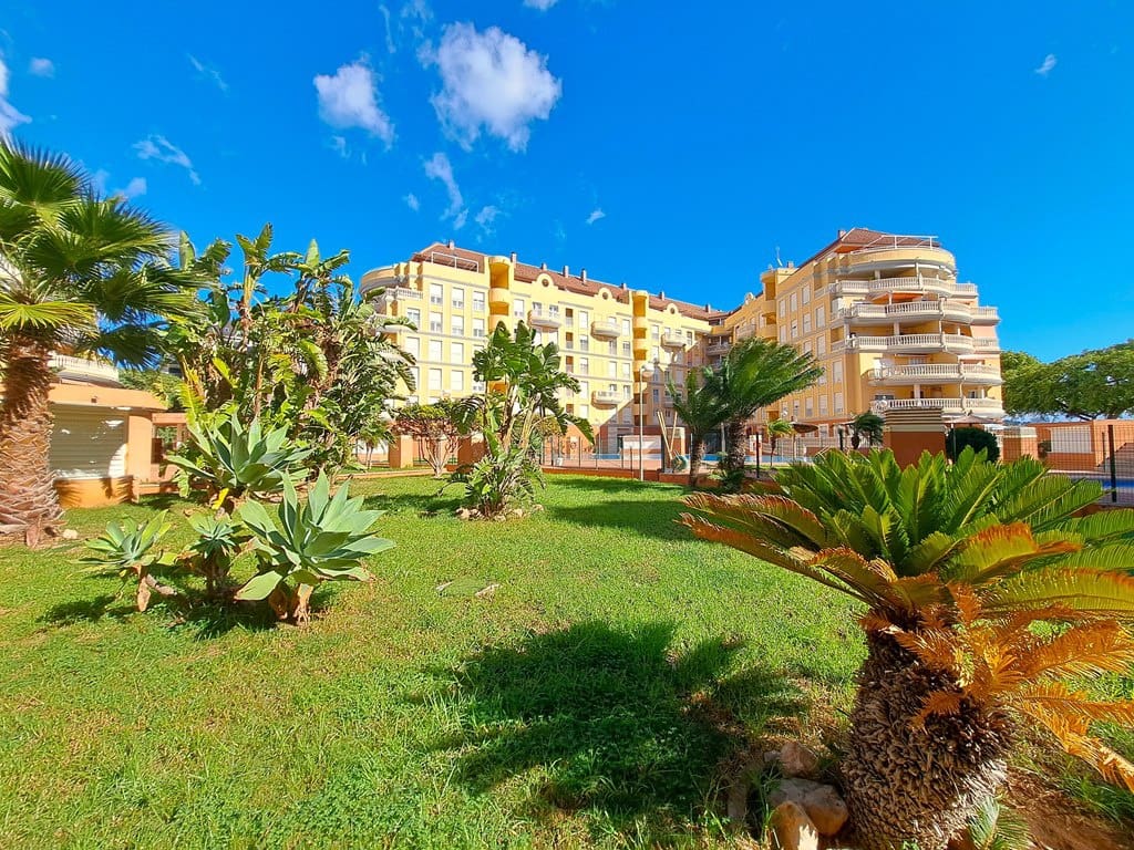 Apartamento de 2 habitaciones en Dénia en venta con piscina garaje - 270.000 € (Ref: 9101741)