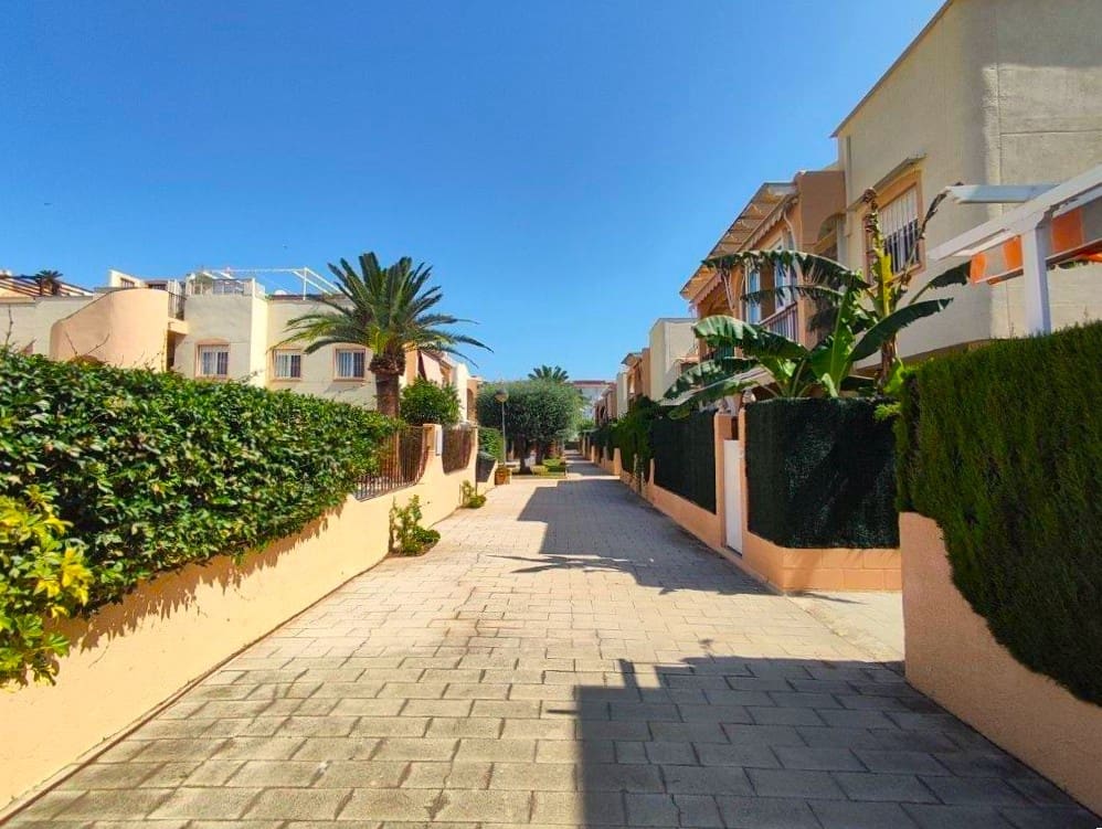 2 soveværelse Lejlighed til salg i Denia med swimmingpool garage - € 210.000 (Ref: 9168240)