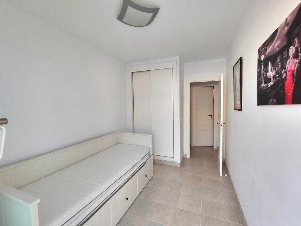 2 soveværelse Strandlejlighed til salg i Denia med swimmingpool garage - € 325.000 (Ref: 9170525)