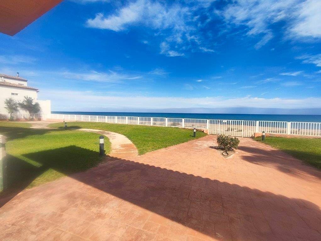 2 soveværelse Strandlejlighed til salg i Denia med swimmingpool garage - € 325.000 (Ref: 9170525)