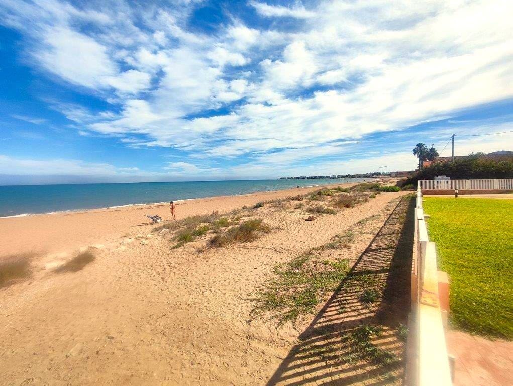 2 soveværelse Strandlejlighed til salg i Denia med swimmingpool garage - € 325.000 (Ref: 9170525)