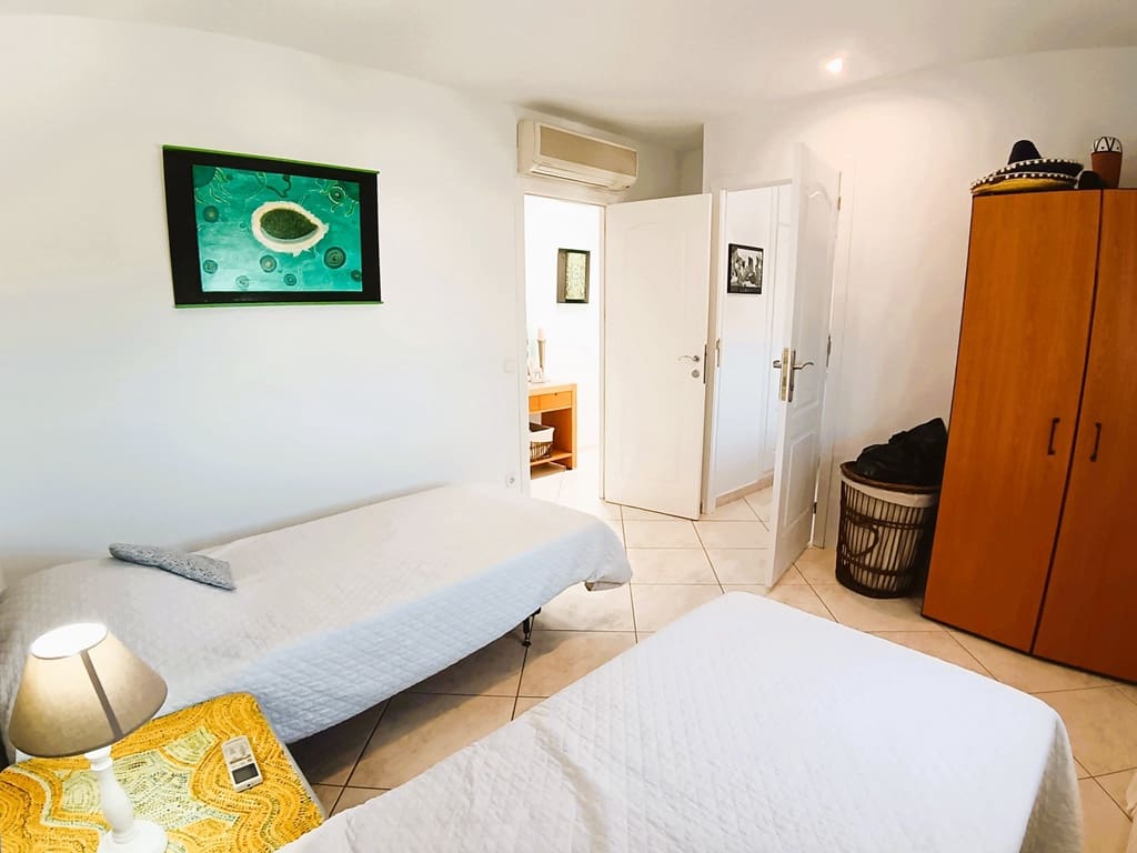 5 soveværelse Villa til salg i La Sella med swimmingpool garage - € 960.000 (Ref: 9175992)