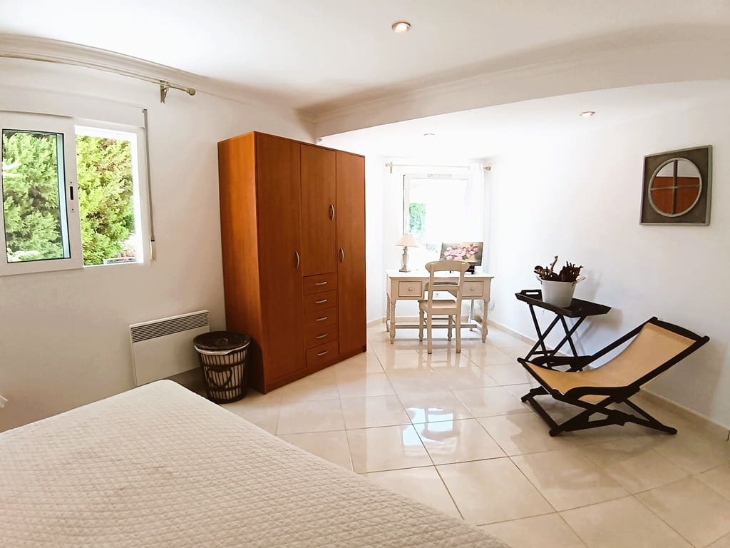 5 soveværelse Villa til salg i La Sella med swimmingpool garage - € 960.000 (Ref: 9175992)