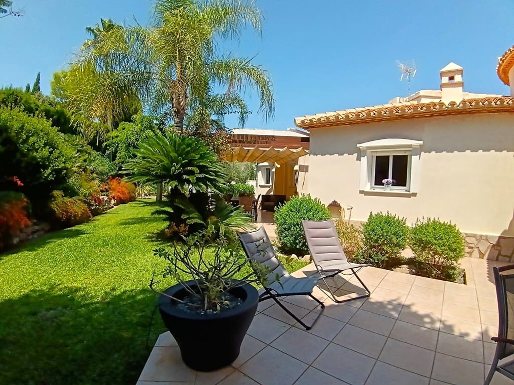 5 soveværelse Villa til salg i La Sella med swimmingpool garage - € 960.000 (Ref: 9175992)