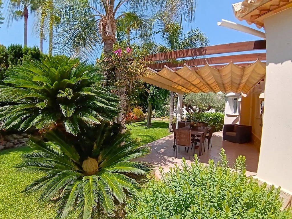 5 soveværelse Villa til salg i La Sella med swimmingpool garage - € 960.000 (Ref: 9175992)