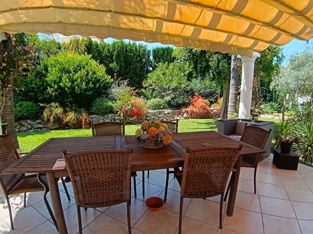 5 soveværelse Villa til salg i La Sella med swimmingpool garage - € 960.000 (Ref: 9175992)