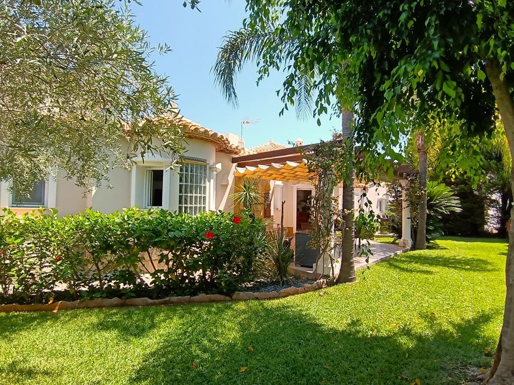 5 soveværelse Villa til salg i La Sella med swimmingpool garage - € 960.000 (Ref: 9175992)