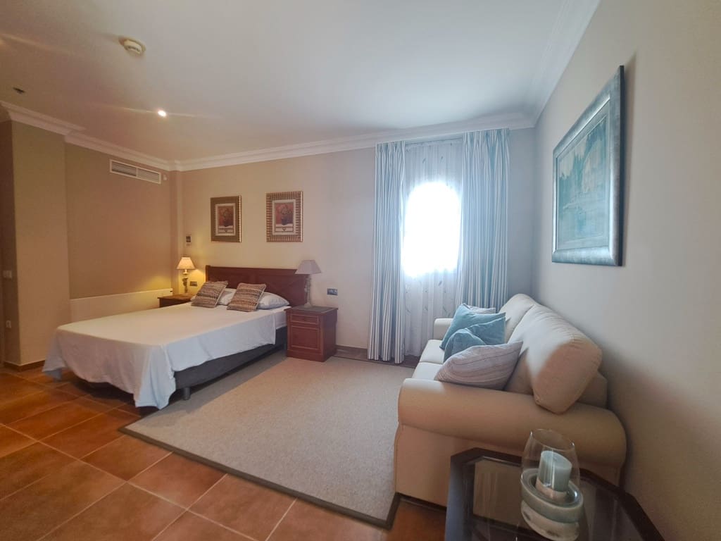 2 soverom Leilighet til salgs i La Sella med svømmebasseng garasje - € 478 000 (Ref: 9184515)