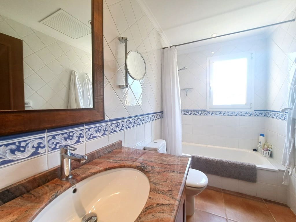 2 soverom Leilighet til salgs i La Sella med svømmebasseng garasje - € 478 000 (Ref: 9184515)