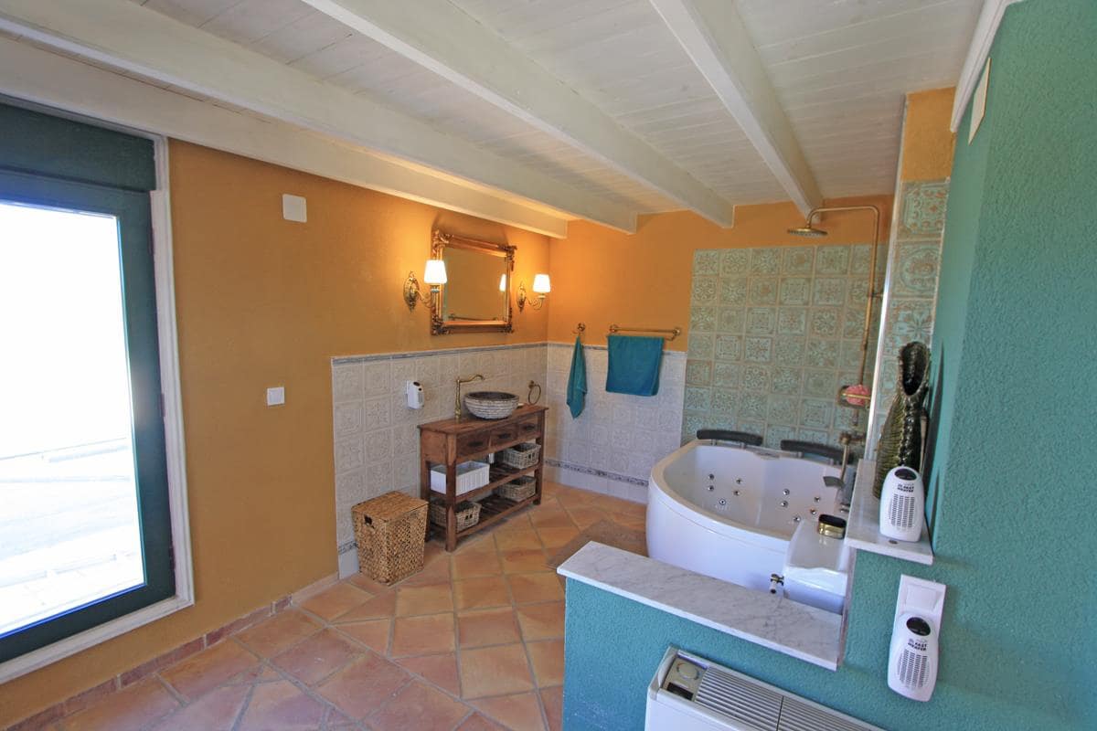 6 chambre Villa/Maison à vendre à La Sella avec garage - 875 000 € (Ref: 9239323)