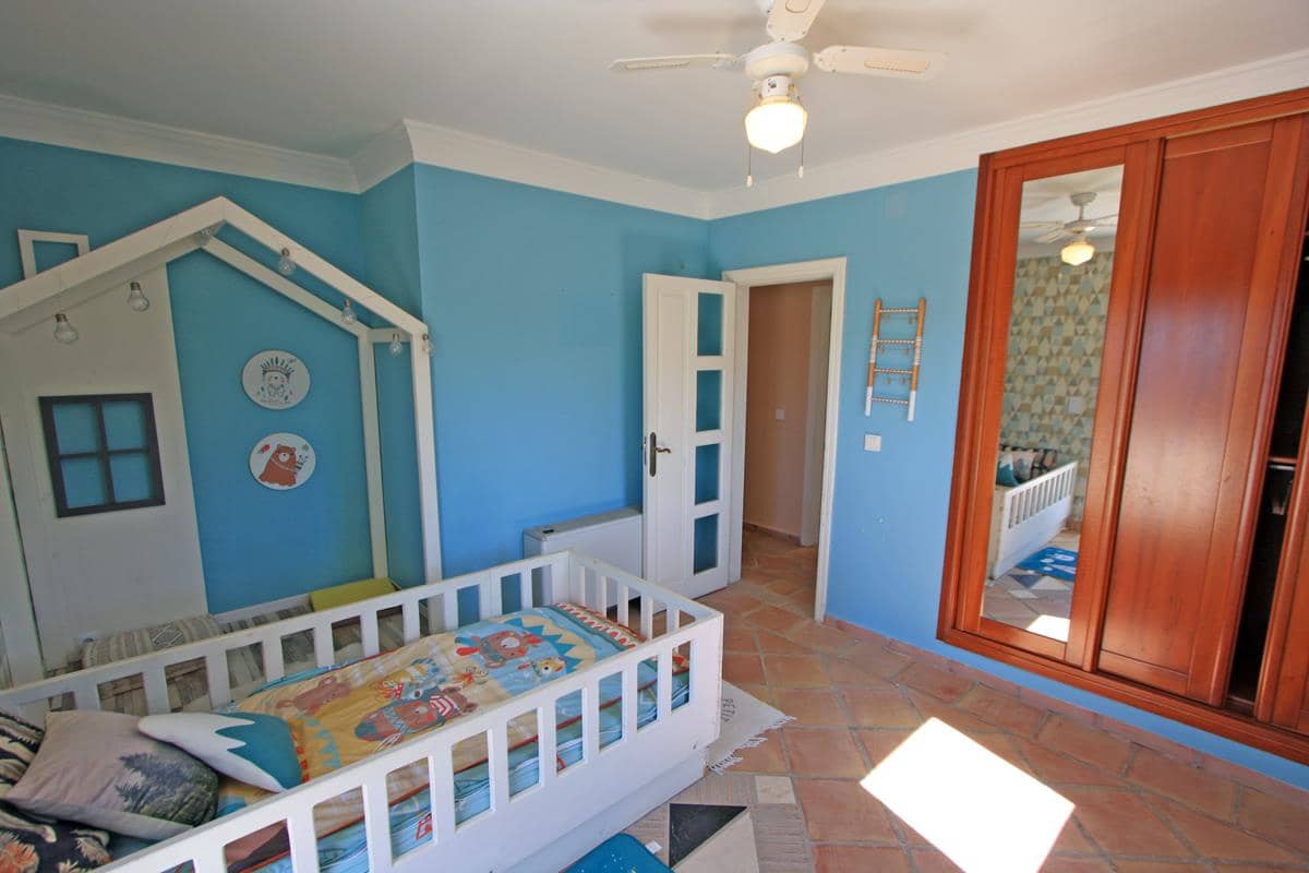 6 chambre Villa/Maison à vendre à La Sella avec garage - 875 000 € (Ref: 9239323)