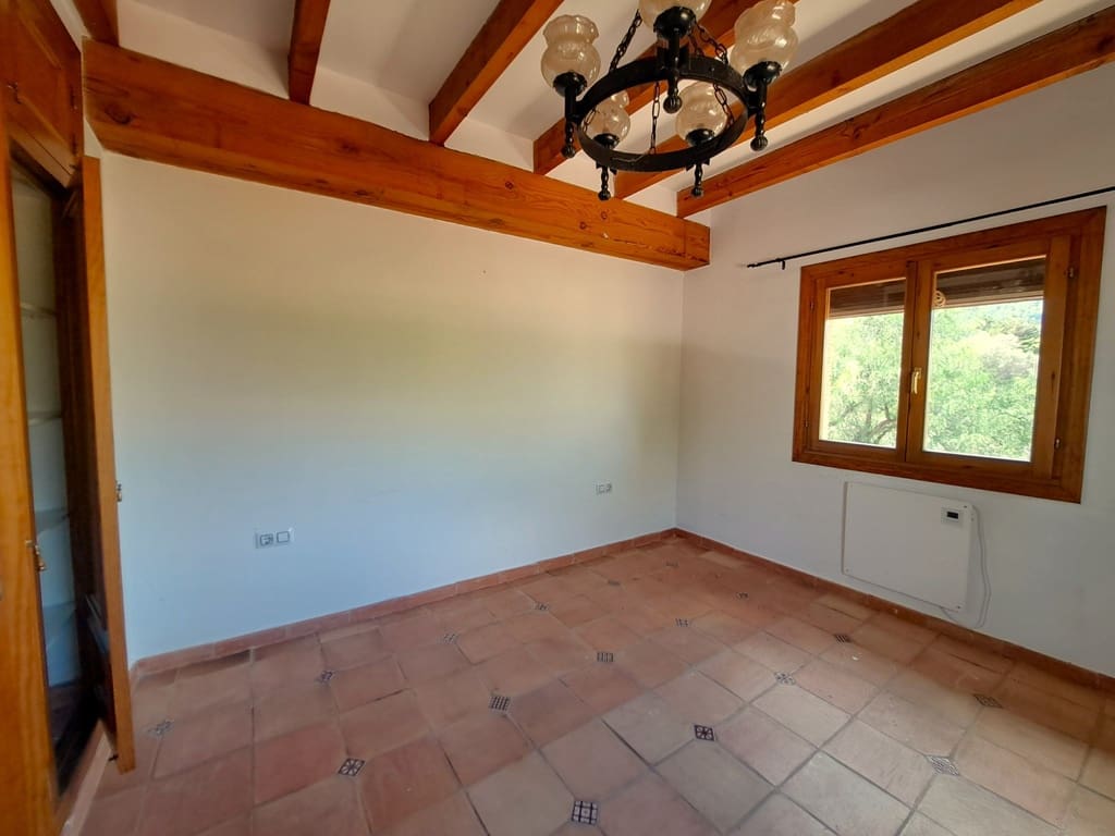 6 soveværelse Villa til salg i Orba med swimmingpool garage - € 750.000 (Ref: 9282810)