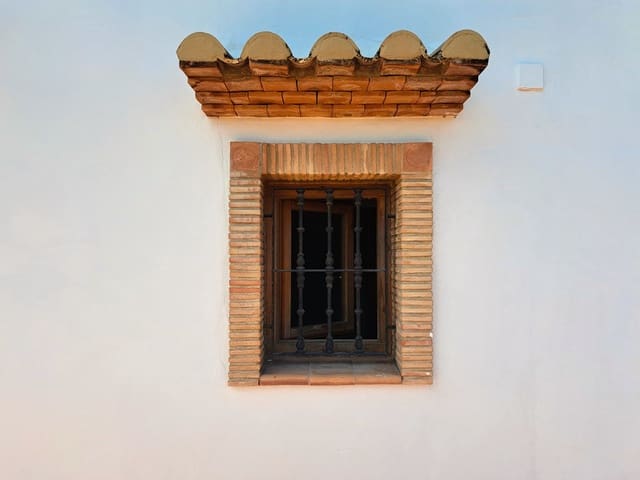 6 soverom Villa til salgs i Orba med svømmebasseng garasje - € 750 000 (Ref: 9282810)