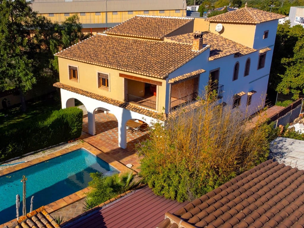6 chambre Villa/Maison à vendre à Orba avec piscine garage - 690 000 € (Ref: 9282810)