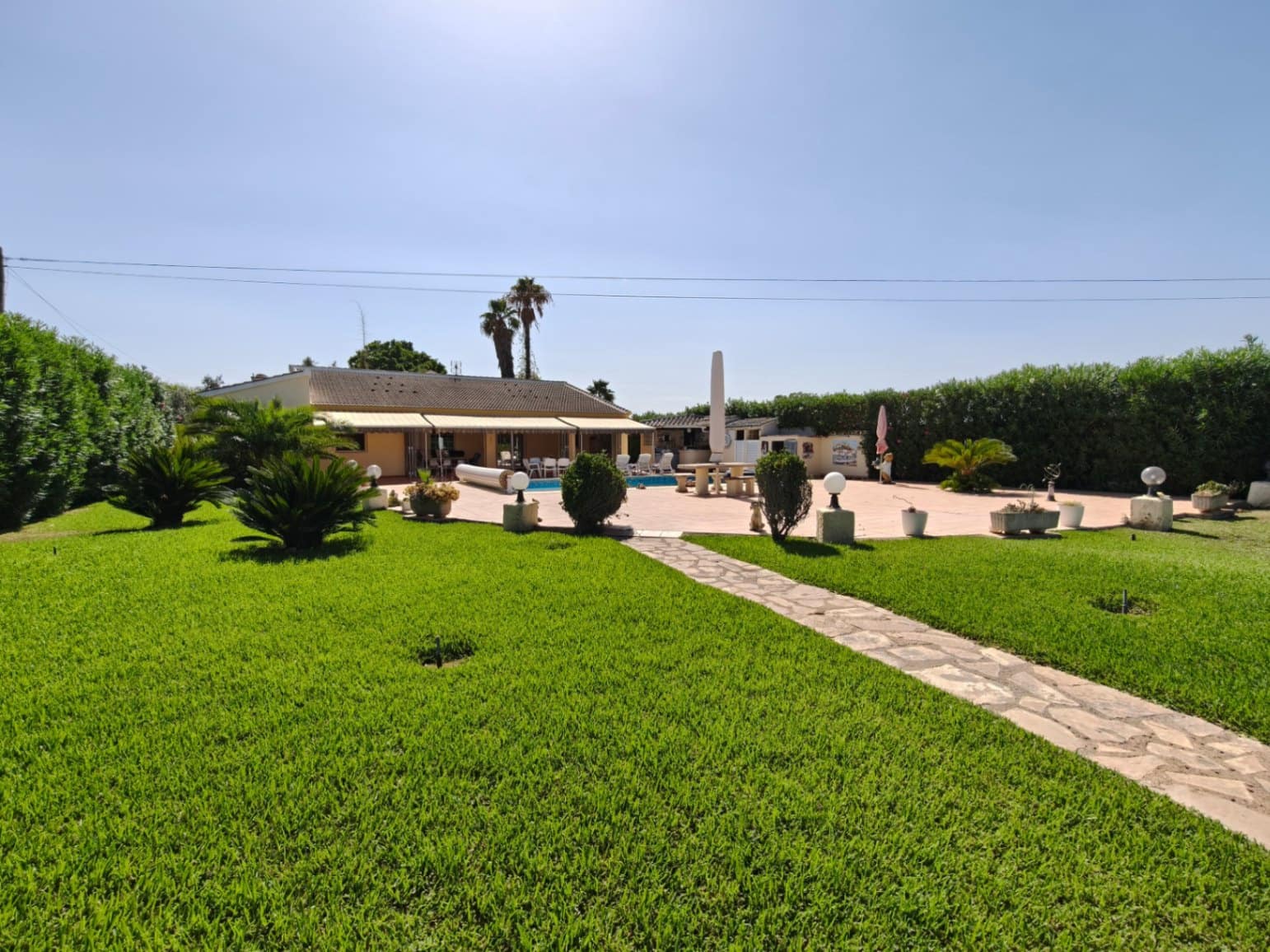 5 bedroom Villa for sale in Els Poblets with pool garage - € 765,000 (Ref: 9309354)