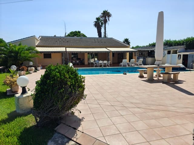 Chalet de 5 habitaciones en Els Poblets en venta con piscina garaje - 765.000 € (Ref: 9309354)