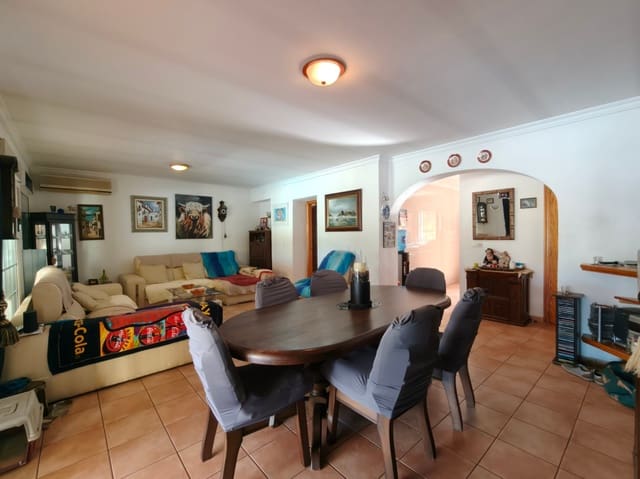 Chalet de 5 habitaciones en Els Poblets en venta con piscina garaje - 765.000 € (Ref: 9309354)