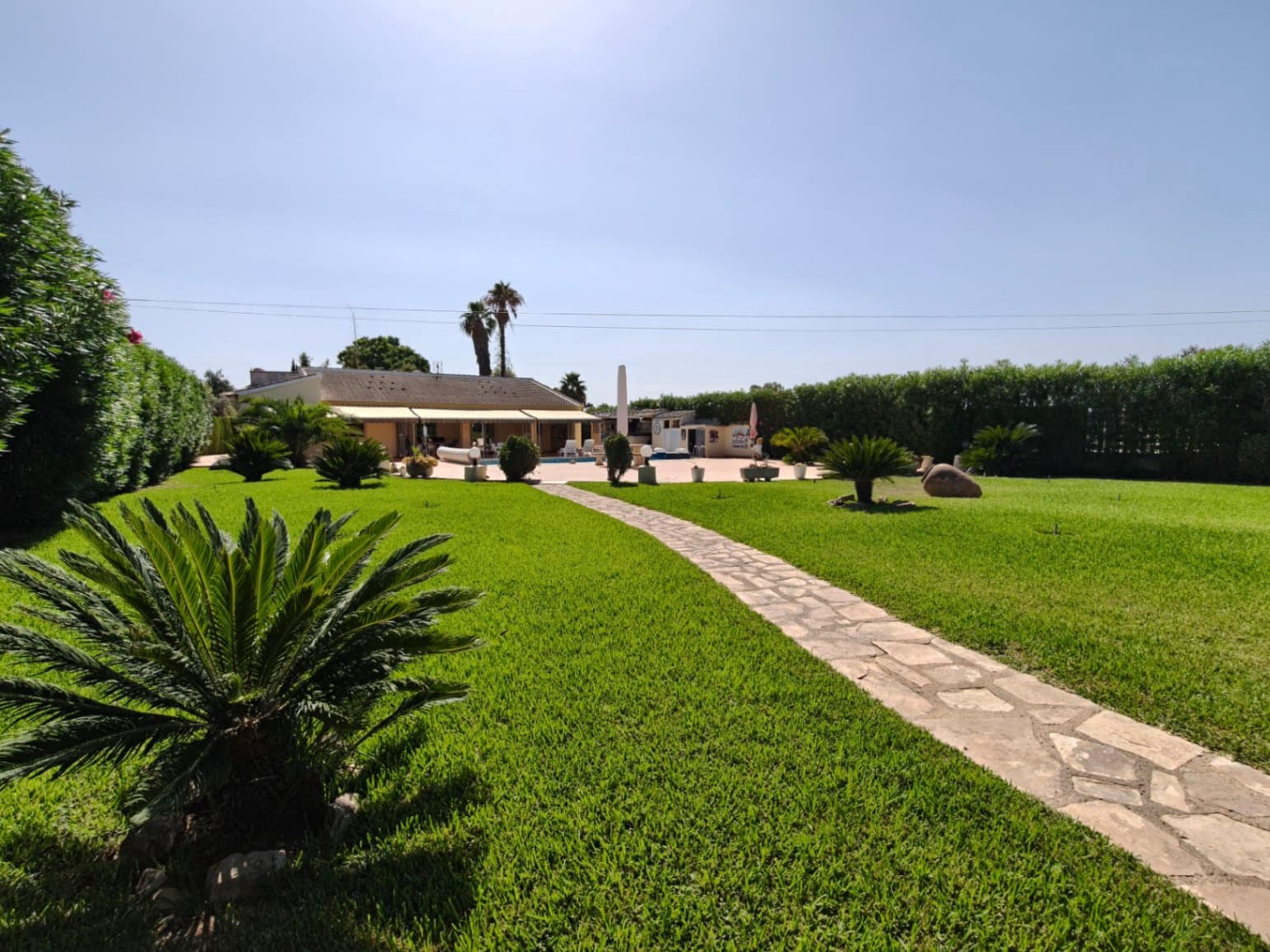 5 bedroom Villa for sale in Els Poblets with pool garage - € 765,000 (Ref: 9309354)