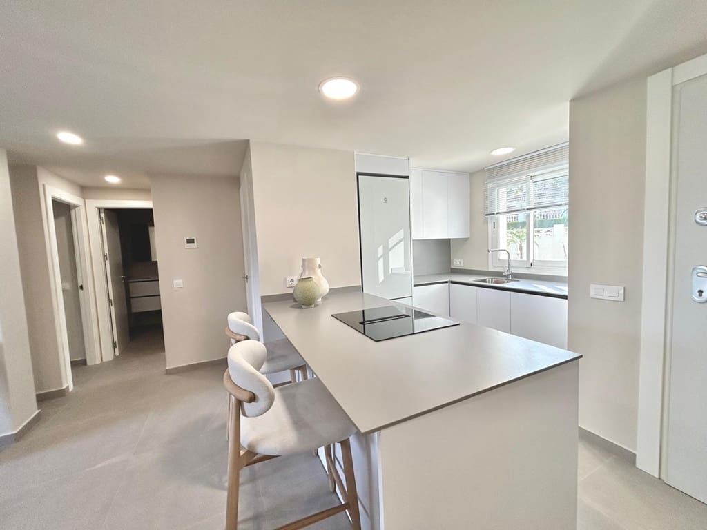 2 soveværelse Penthouse til salg i Denia med swimmingpool garage - € 380.000 (Ref: 9329863)