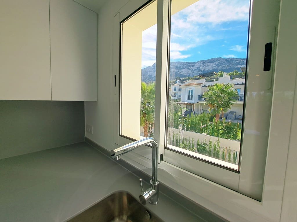 2 soveværelse Penthouse til salg i Denia med swimmingpool garage - € 380.000 (Ref: 9329863)