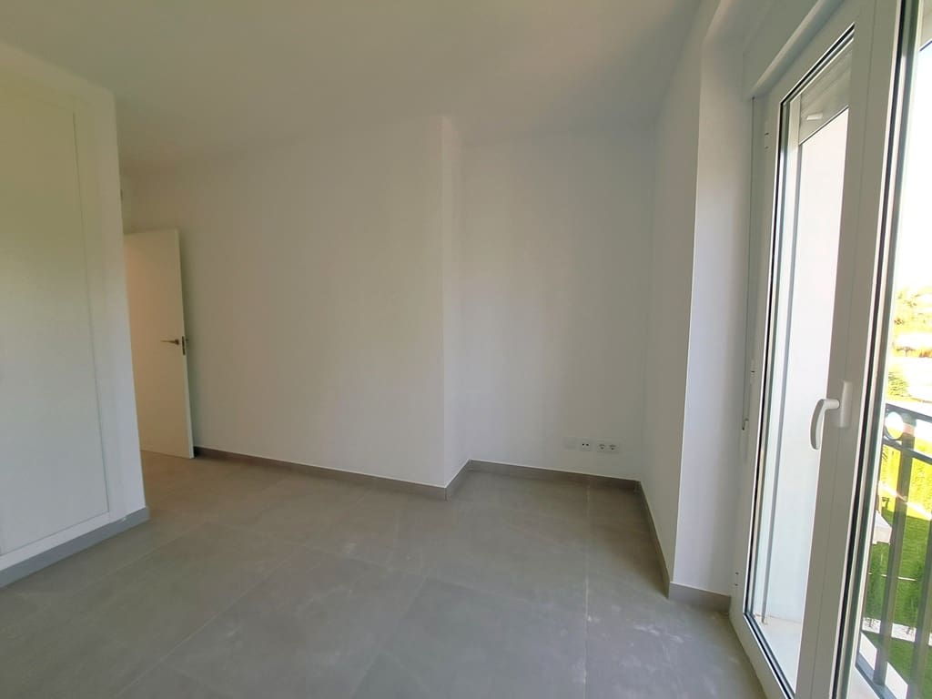 2 soveværelse Penthouse til salg i Denia med swimmingpool garage - € 380.000 (Ref: 9329863)