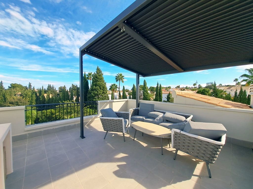 2 soveværelse Penthouse til salg i Denia med swimmingpool garage - € 380.000 (Ref: 9329863)