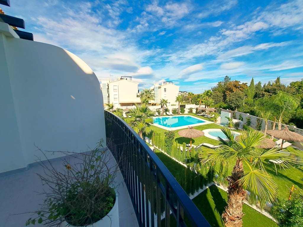 2 soveværelse Penthouse til salg i Denia med swimmingpool garage - € 380.000 (Ref: 9329863)