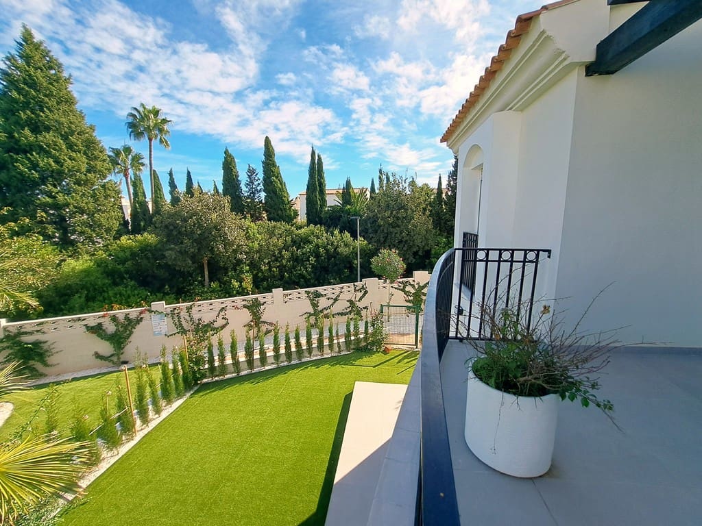 2 soveværelse Penthouse til salg i Denia med swimmingpool garage - € 380.000 (Ref: 9329863)