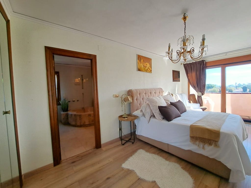 2 slaapkamer Penthouse te koop in Denia met zwembad garage - € 477.000 (Ref: 9341616)