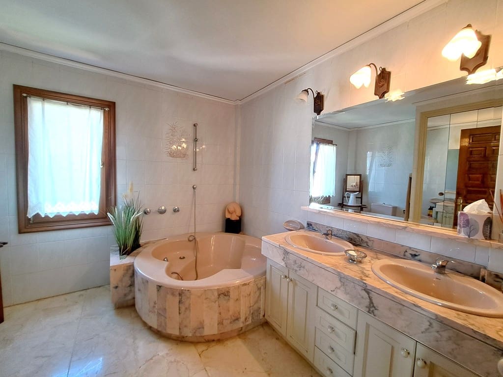 2 slaapkamer Penthouse te koop in Denia met zwembad garage - € 477.000 (Ref: 9341616)