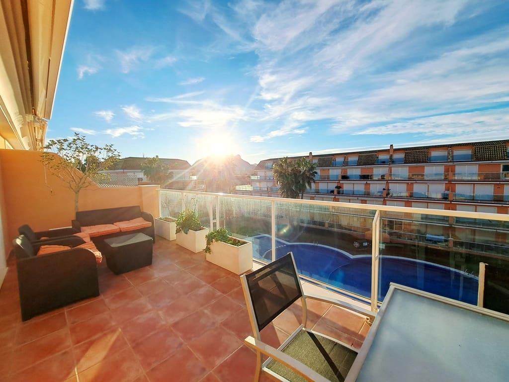 3 Zimmer Penthouse zu verkaufen in Denia mit Pool Garage - 420.000 € (Ref: 9386747)