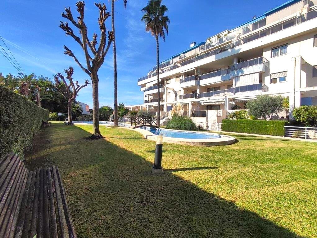 Apartamento de 2 habitaciones en Dénia en venta con piscina - 335.000 € (Ref: 9399820)