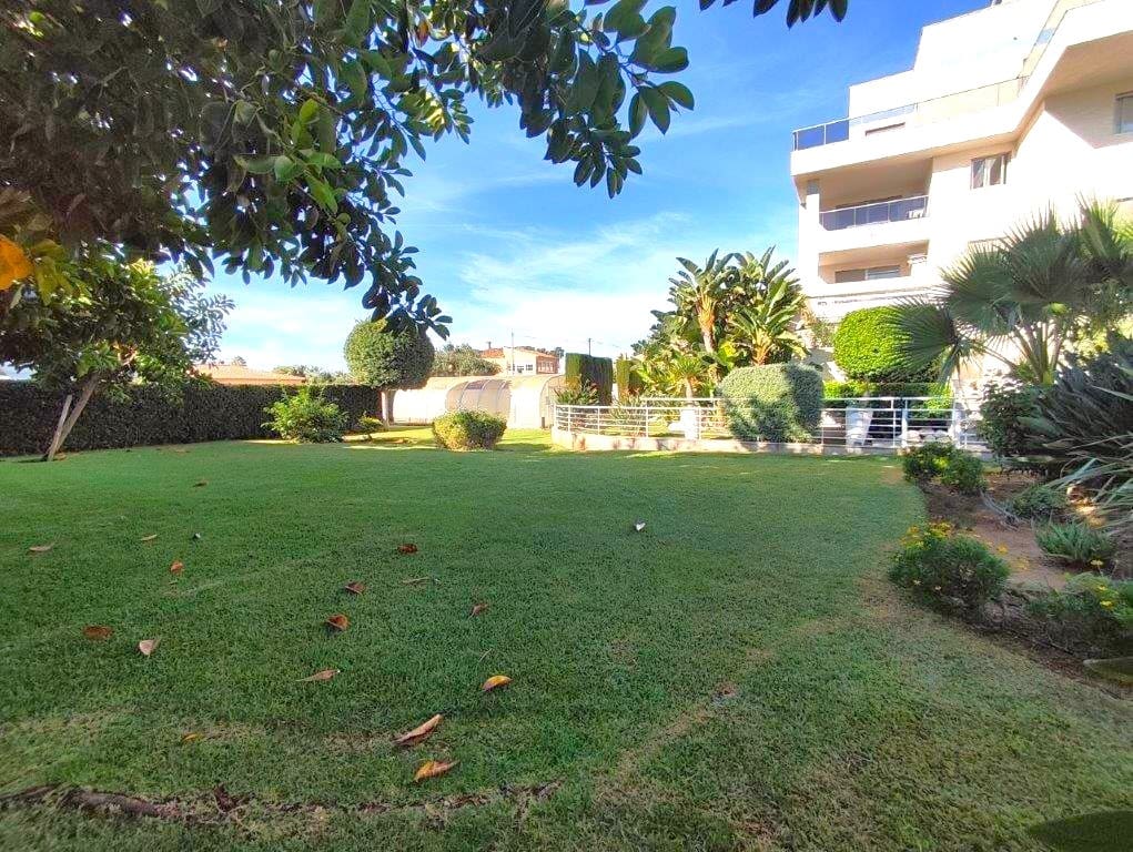 Apartamento de 2 habitaciones en Dénia en venta con piscina - 335.000 € (Ref: 9399820)