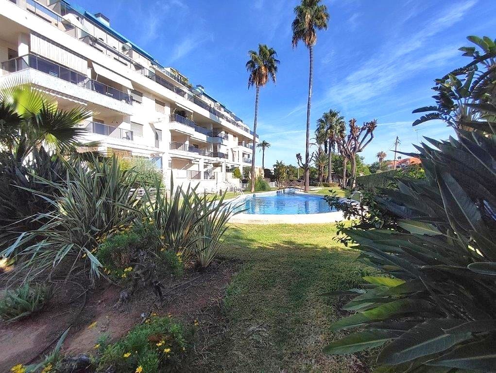 Apartamento de 2 habitaciones en Dénia en venta con piscina - 335.000 € (Ref: 9399820)