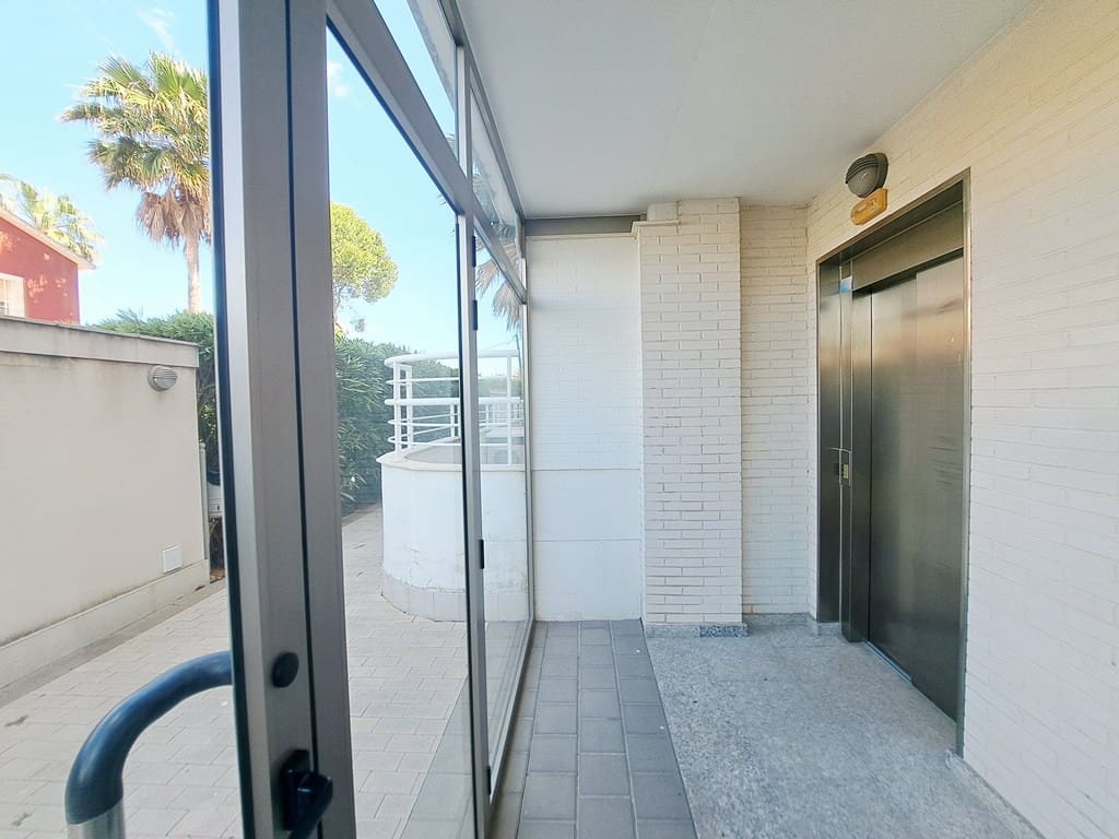 2 bedroom Apartment for sale in Denia with pool - € 295,000 (Ref: 9399820)