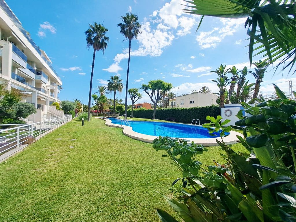 2 bedroom Apartment for sale in Denia with pool - € 295,000 (Ref: 9399820)