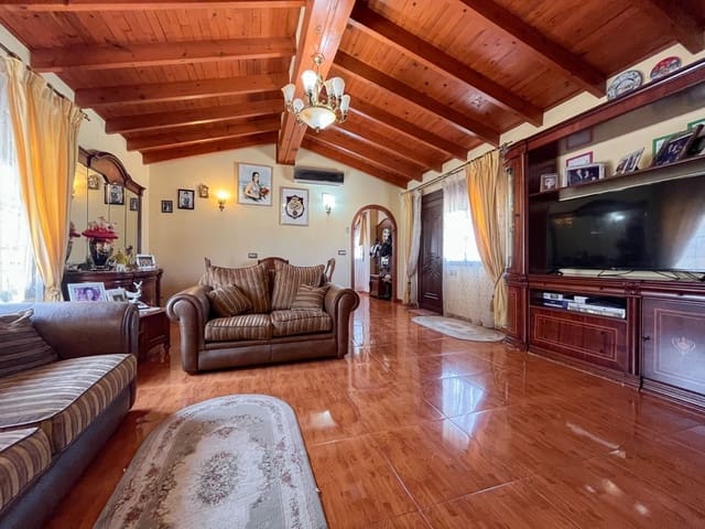 6 makuuhuone Omakotitalo myytävänä paikassa Dénia - 850 000 € (Ref: 9404647)