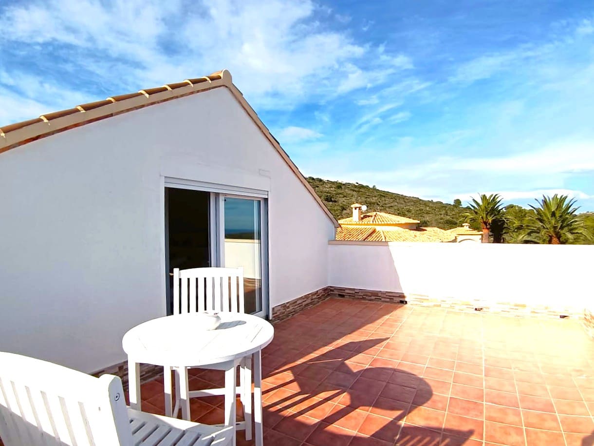 Chalet de 4 habitaciones en Dénia en venta con piscina garaje - 980.000 € (Ref: 9405895)