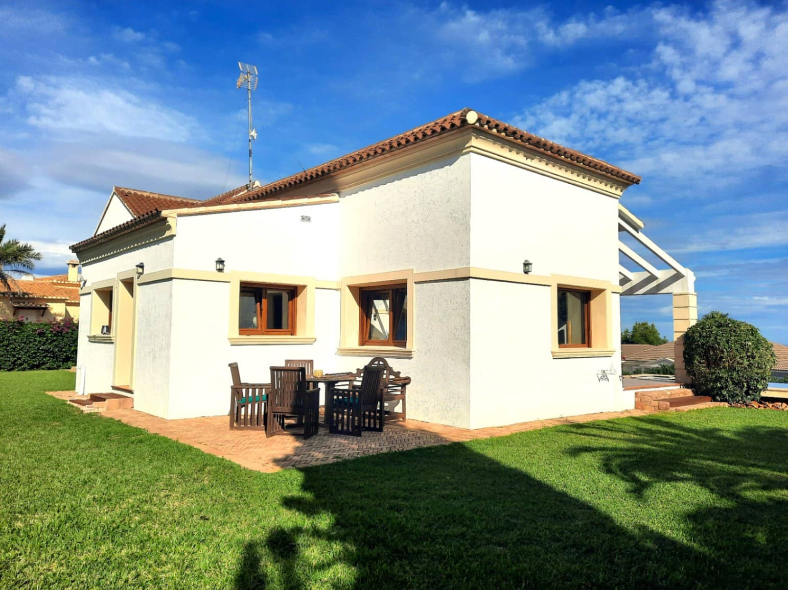 Chalet de 4 habitaciones en Dénia en venta con piscina garaje - 980.000 € (Ref: 9405895)
