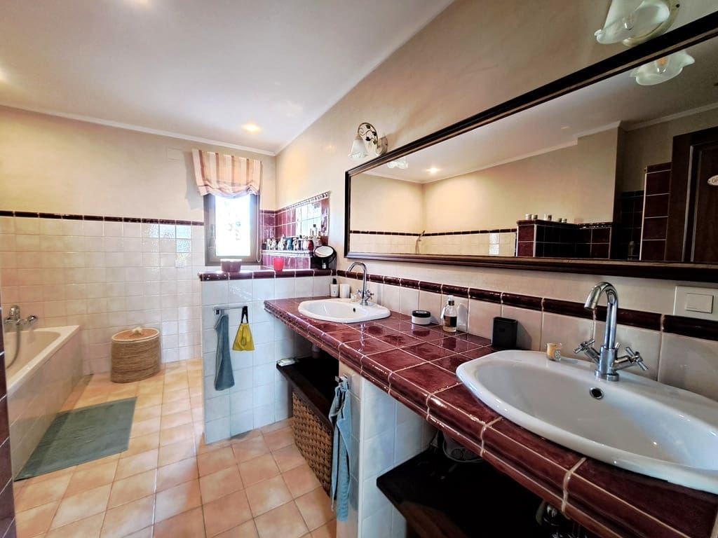 4 soveværelse Villa til salg i Denia med swimmingpool garage - € 980.000 (Ref: 9405895)