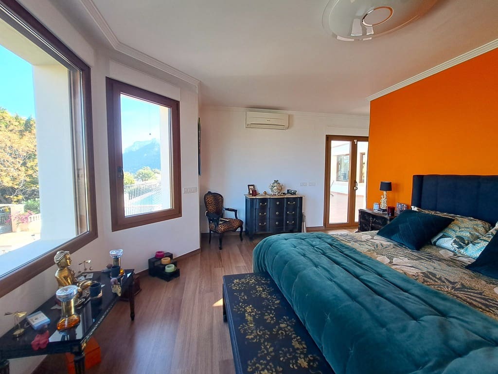 4 soveværelse Villa til salg i Denia med swimmingpool garage - € 980.000 (Ref: 9405895)