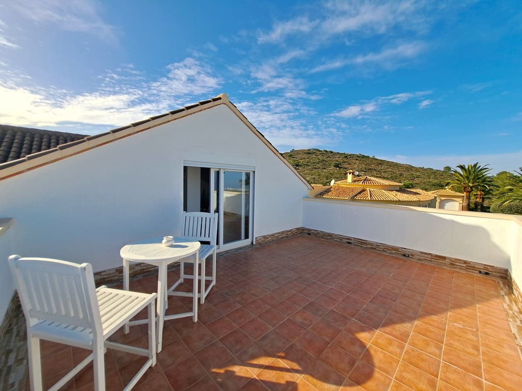 4 soveværelse Villa til salg i Denia med swimmingpool garage - € 980.000 (Ref: 9405895)