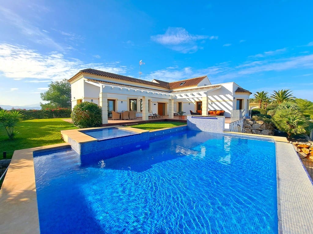 4 soveværelse Villa til salg i Denia med swimmingpool garage - € 980.000 (Ref: 9405895)