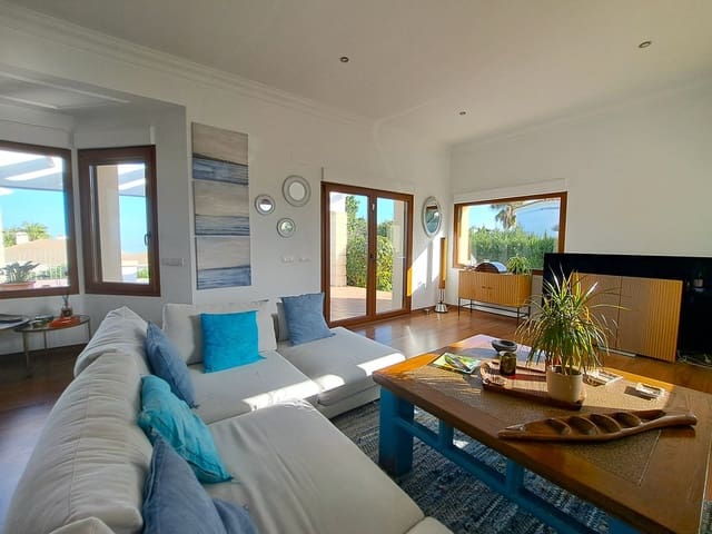 4 bedroom Villa for sale in El Montgó, Dénia with pool garage - € 980,000 (Ref: 9405895)