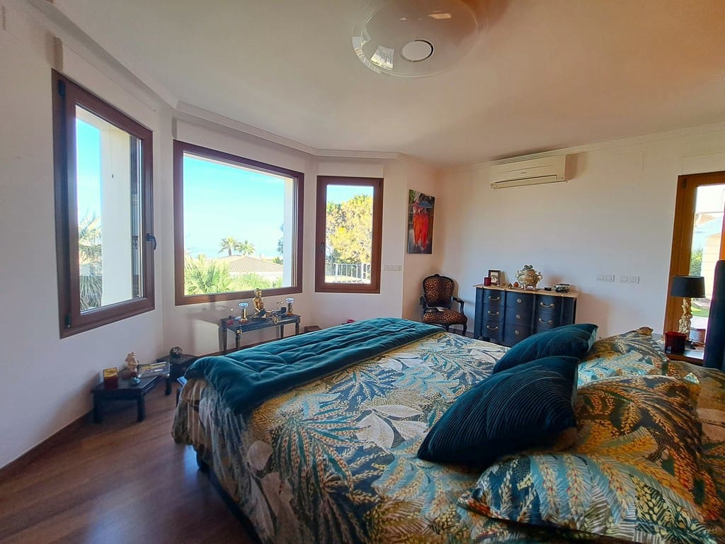 4 soveværelse Villa til salg i Denia med swimmingpool garage - € 980.000 (Ref: 9405895)